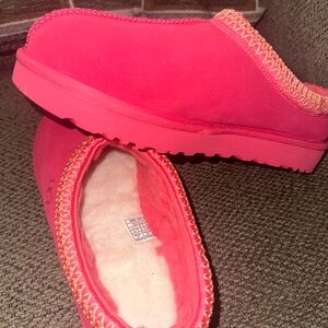 UGG Women's Vibrant Pink Slippers